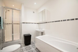 Apartment | Bathroom