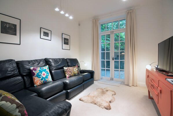 Apartment | Living room - Apartment 2 The Grove (Durham)