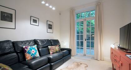 Apartment 2 The Grove