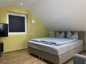 Familie-studiolejlighed (incl. EUR 25 Cleaning fee) | 2 soveværelser, mørklægningsgardiner, lydisolering, gratis Wi-Fi