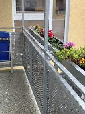 Apartment, Balcony (incl. EUR 25 Cleaning fee) | Balcony - Apartment Köln Ensen (Cologne)