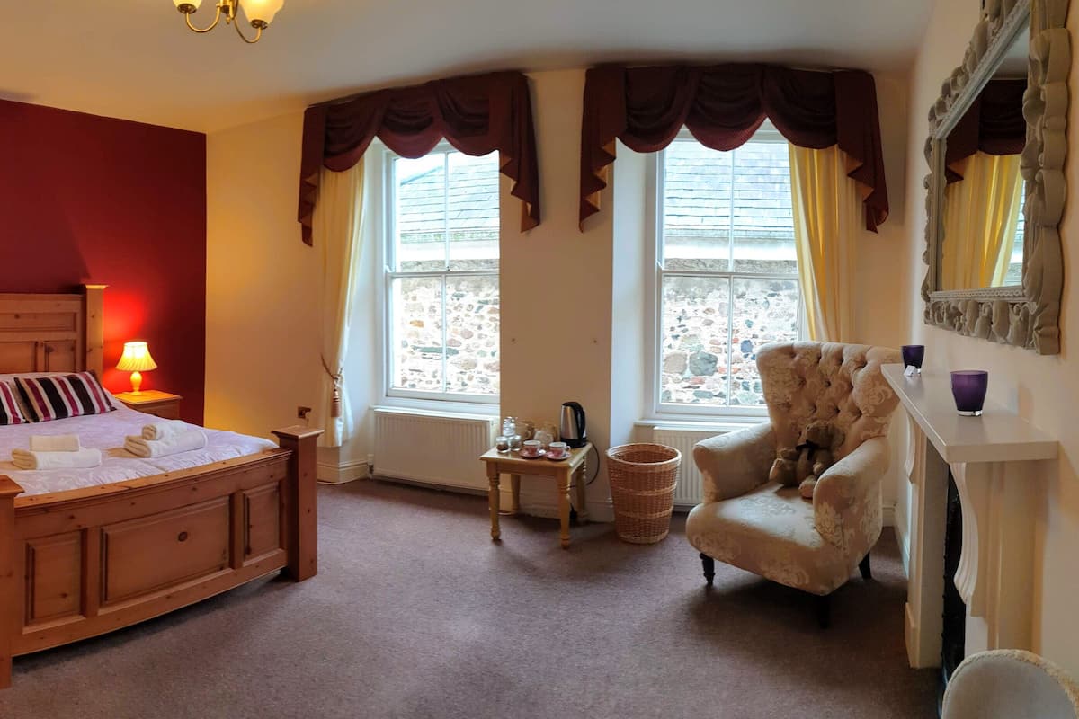 Deluxe dubbelrum - 1 kingsize-sÀng | Minibar, gratis wi-fi och sÀngklÀder