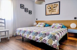 2 Schlafzimmer, Zimmersafe, Bügeleisen/Bügelbrett, WLAN