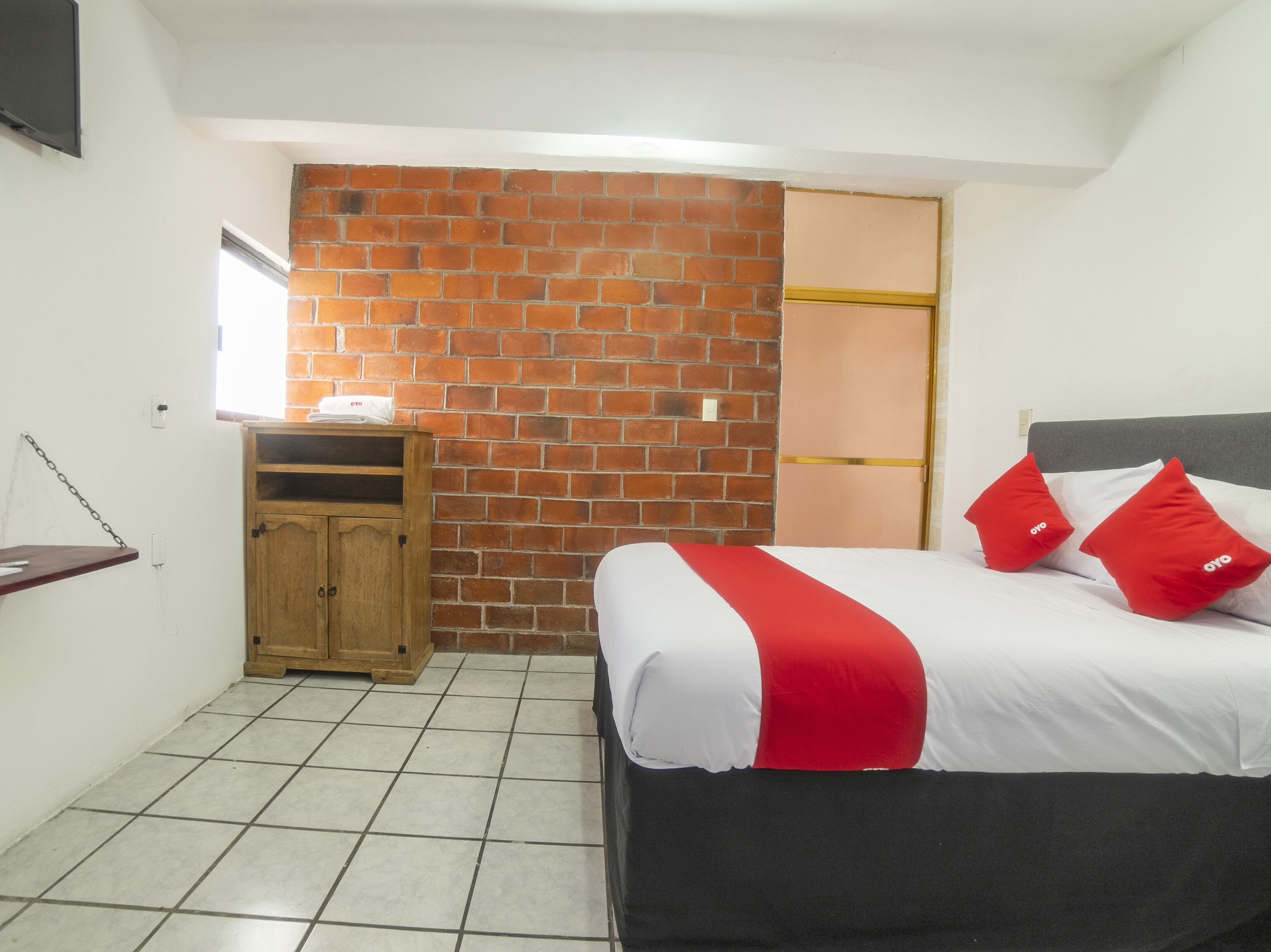 Quarto standard, 2 camas Queen | Wi-Fi de cortesia, roupa de cama