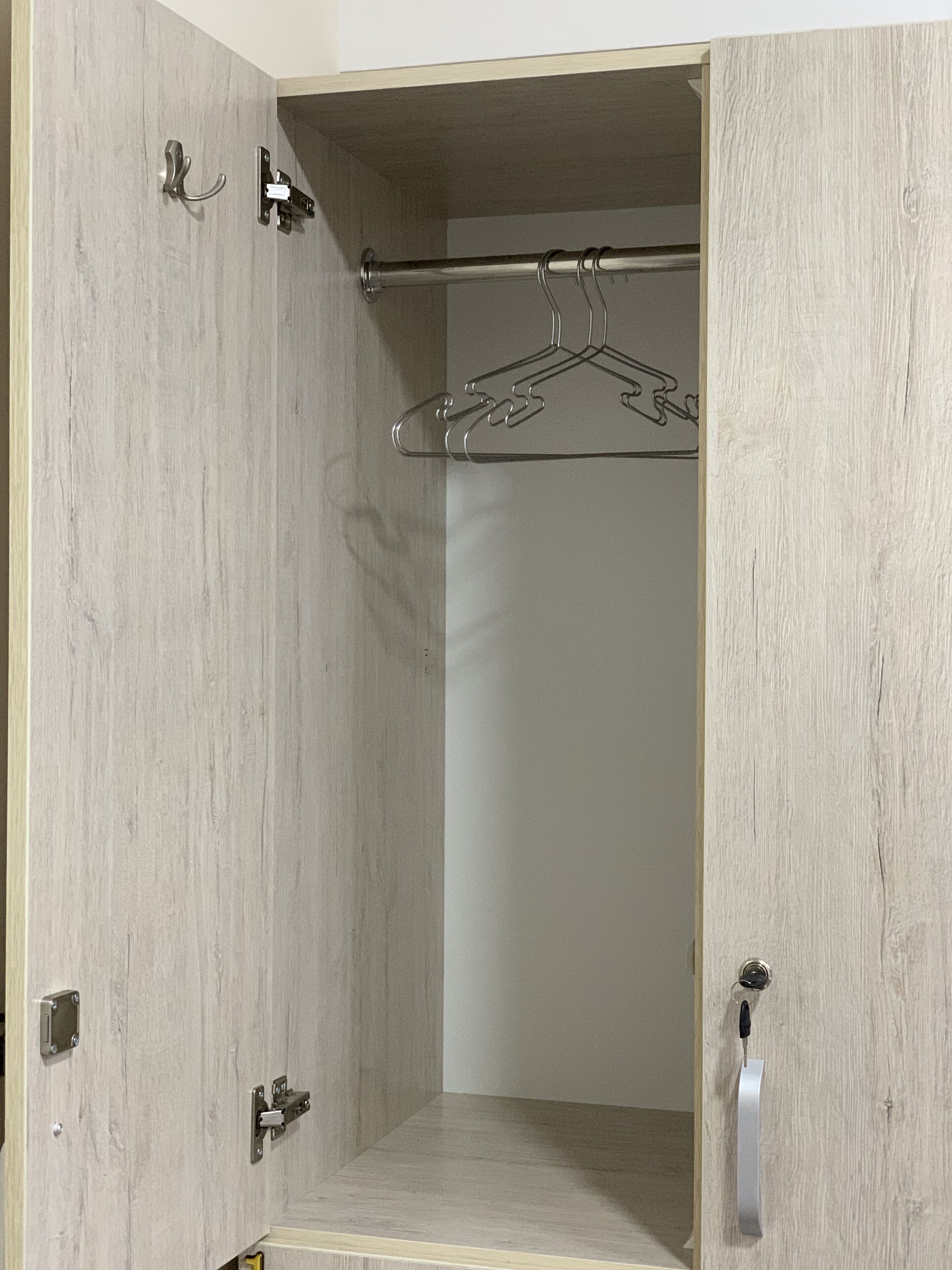 Standard Single Room | Laptop workspace, soundproofing, iron/ironing board, free WiFi