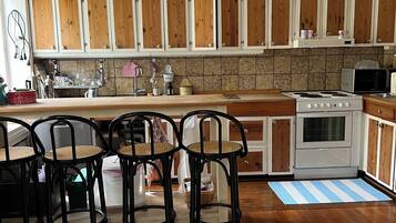 MikrovÄgsugn, spishÀll och kaffe- och tebryggare