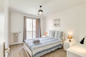 3 chambres, fer et planche à repasser, lit de bébé portatif, Wi-Fi