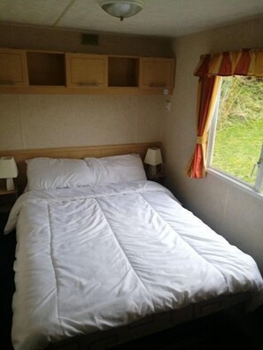 Casa rodante básica | 2 habitaciones, decoración personalizada y muebles diferentes 