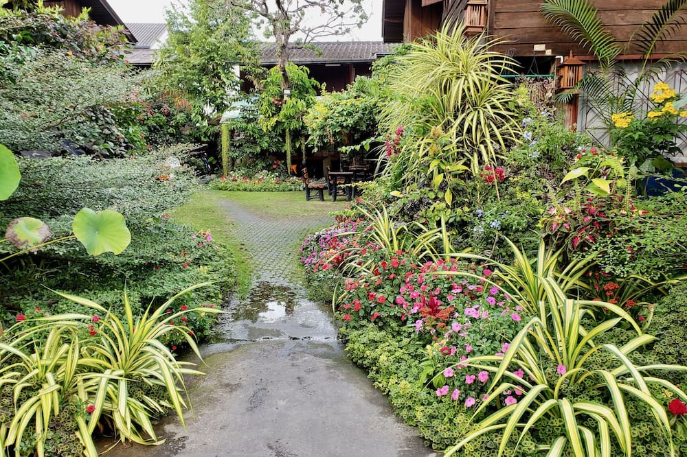 Siriwan House