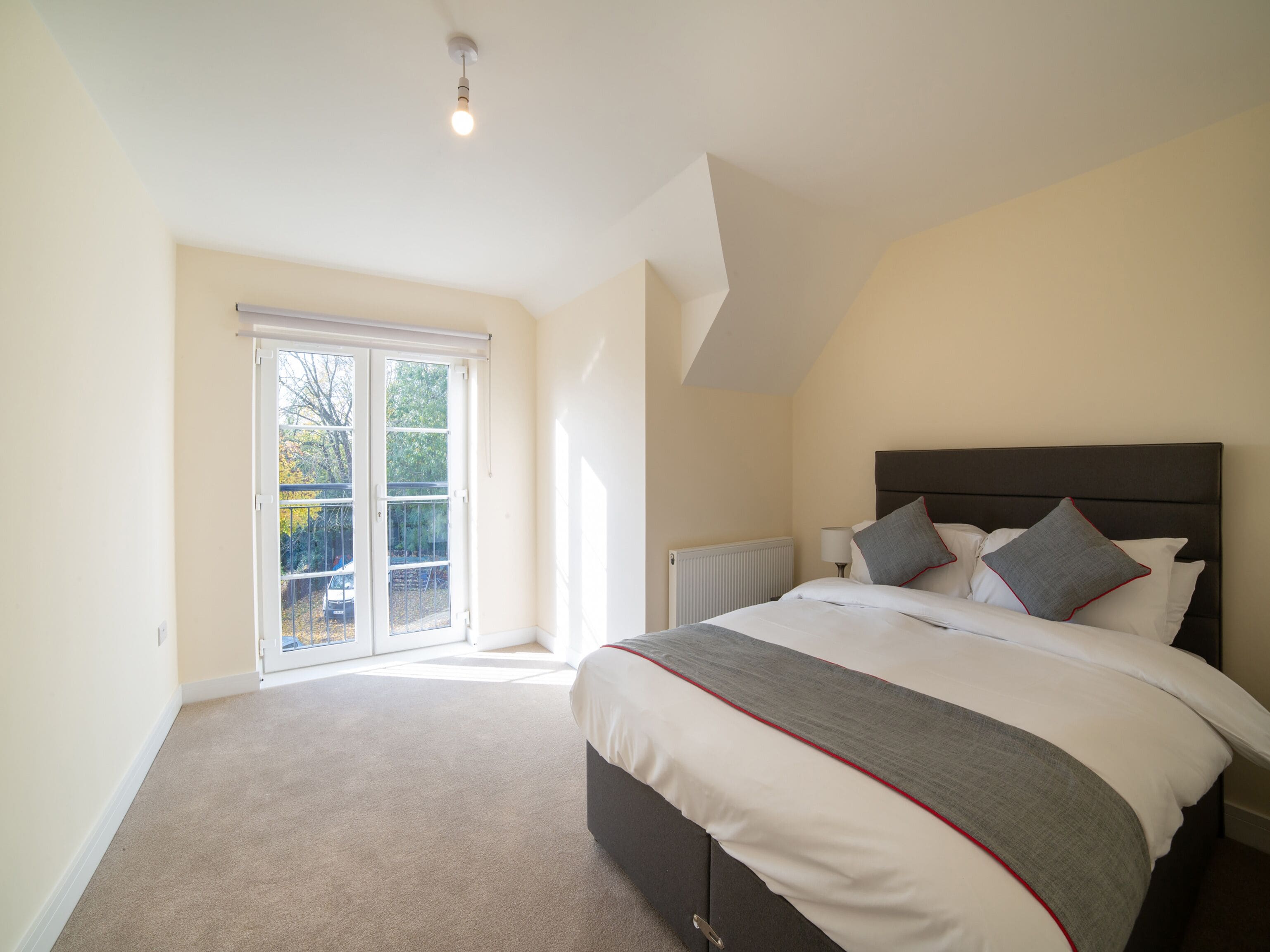 Individually furnished, desk, free WiFi, bed sheets