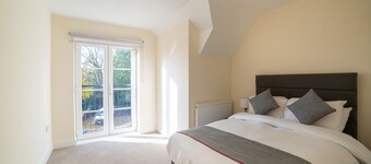 Aldershot Saz Living