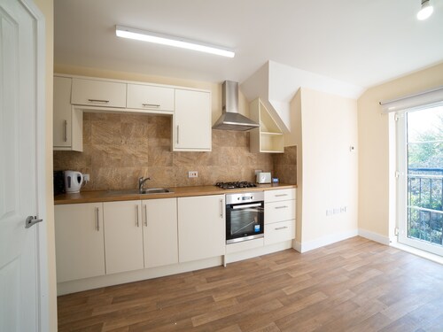 Aldershot Saz Living