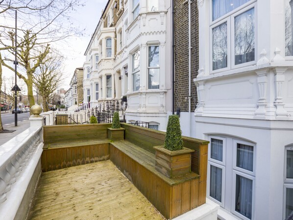 Exterior - Sino Hotel (London)