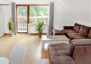 تلفزيون، تنس طاولة، كُتُب