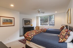 3 chambres, fer et planche à repasser, Wi-Fi gratuit, draps fournis