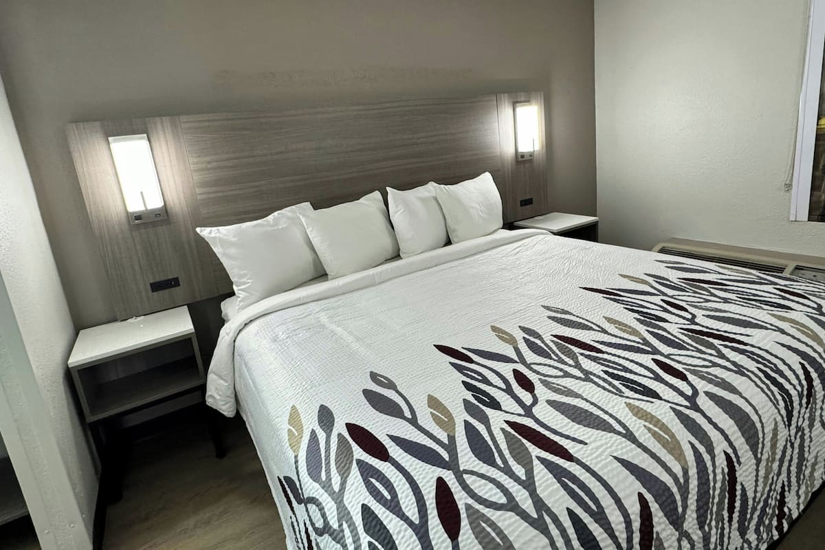 羽絨被、獨特裝潢、布置獨特、書桌