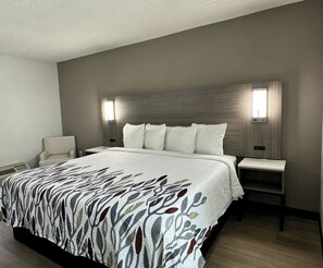 Down duvets, individually decorated, individually furnished, desk