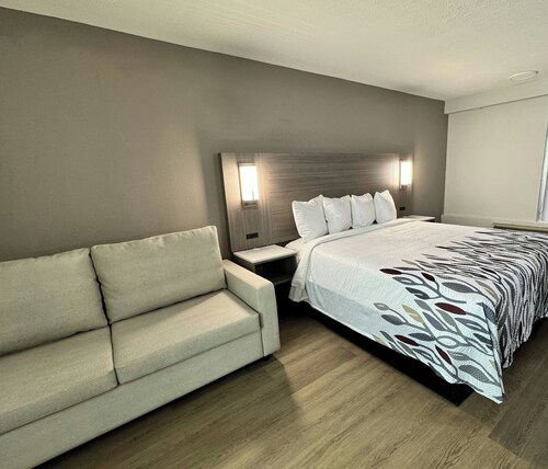 Red Roof Inn Radcliff - Fort Knox