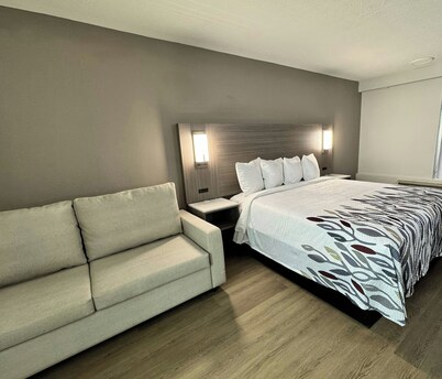 Red Roof Inn Radcliff - Fort Knox