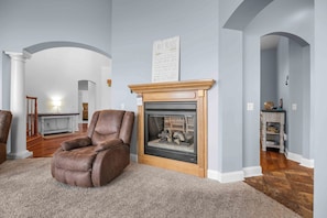 Interior - Gracie's Place: Stunning Lakefront Escape on Seneca Lake! (Romulus)