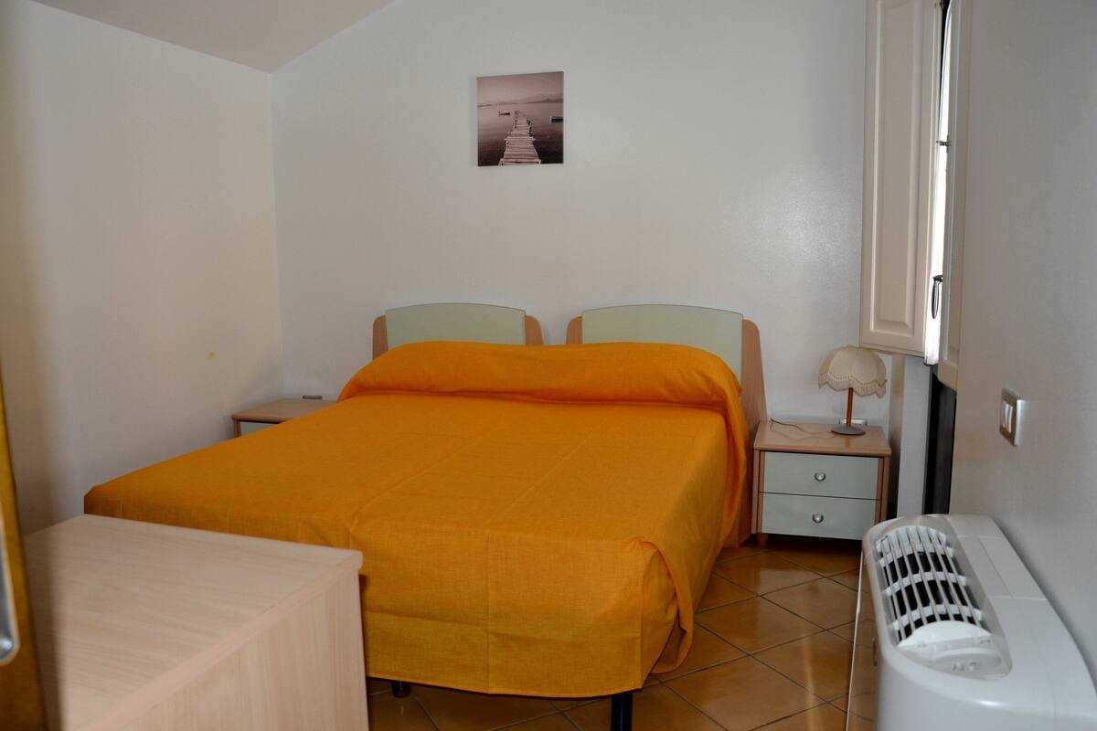 Blackout drapes, WiFi (free), bed sheets