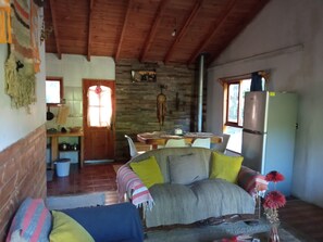 Televisión y chimenea 