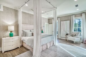 6 bedrooms, WiFi, bed sheets