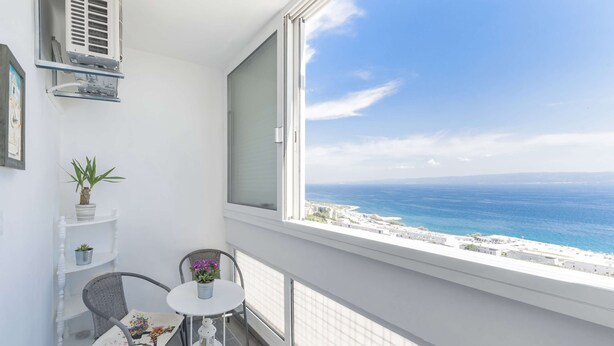 Unclassified image, 1 of 22, button - FM Apartments (Split)