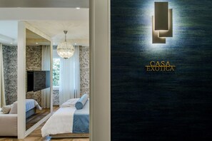 Casa Exotica Room | 高档床上用品、迷你吧、客房内保险箱、笔记本电脑工作区