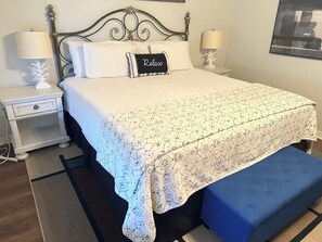 2 bedrooms, desk, iron/ironing board, Internet