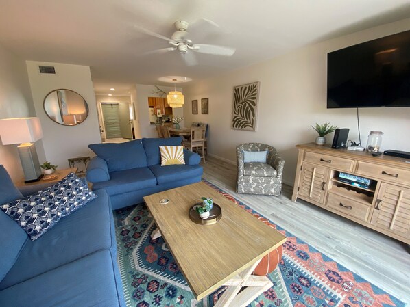 TV, DVD player, books, stereo
