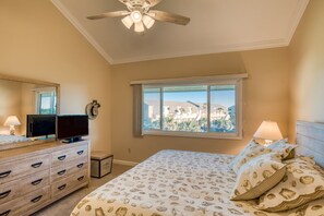 2 bedrooms, iron/ironing board, Internet, bed sheets