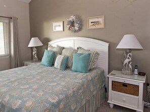 2 bedrooms, iron/ironing board, Internet, bed sheets