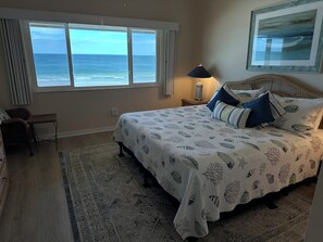 2 bedrooms, iron/ironing board, internet, bed sheets