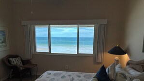 2 slaapkamers, een strijkplank/strijkijzer, internet, beddengoed
