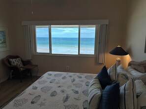 2 bedrooms, iron/ironing board, internet, bed sheets