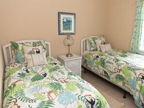 2 bedrooms, iron/ironing board, WiFi, bed sheets