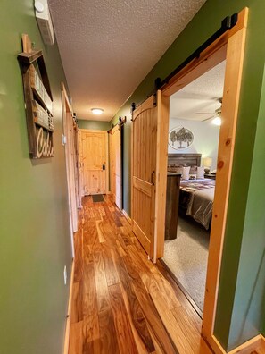 4 bedrooms, iron/ironing board, WiFi, wheelchair access