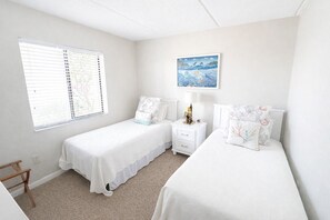 2 habitaciones, tabla de planchar con plancha, internet y ropa de cama 