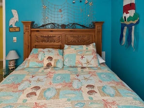 2 bedrooms, iron/ironing board, Internet, bed sheets