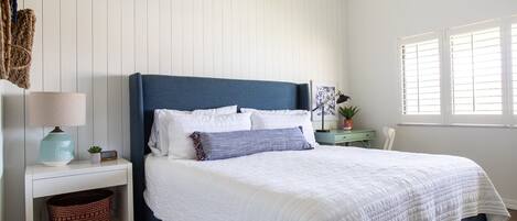 2 bedrooms, desk, iron/ironing board, WiFi