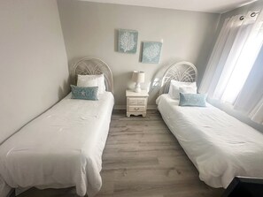 2 bedrooms, iron/ironing board, free Internet, bed sheets
