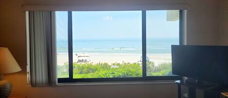 2 bedrooms, iron/ironing board, Internet, bed sheets