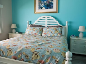 2 bedrooms, iron/ironing board, internet, bed sheets
