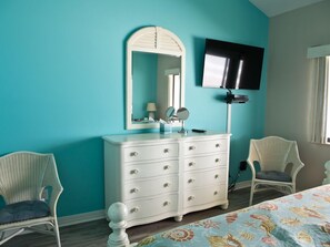 2 bedrooms, iron/ironing board, Internet, bed sheets