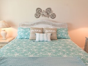 2 bedrooms, iron/ironing board, Internet, bed sheets