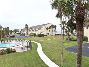 Lämmitetty uima-allas