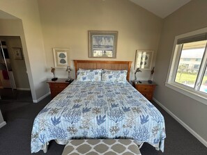 2 bedrooms, iron/ironing board, Internet, bed sheets