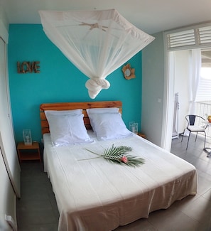 1 bedroom, travel cot, free WiFi, bed sheets - STUDIO MALACCA - TERRACE WITH SEA AND POOL VIEW (Deshaies)