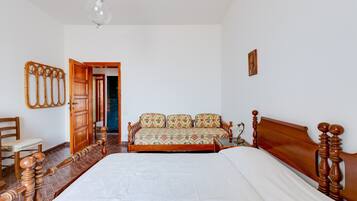 4 Schlafzimmer, Bügeleisen/Bügelbrett, kostenloses WLAN, Bettwäsche